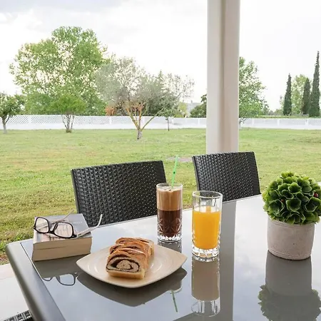 Erdilna Villa *