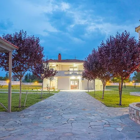 Erdilna Villa